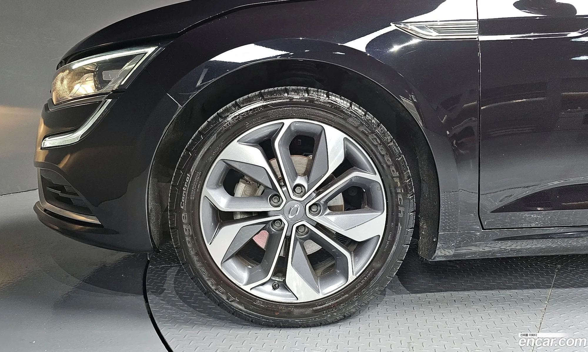 Renault Samsung Sm6 20 Lpe Se Rental Car 2019 - фотография 11590802