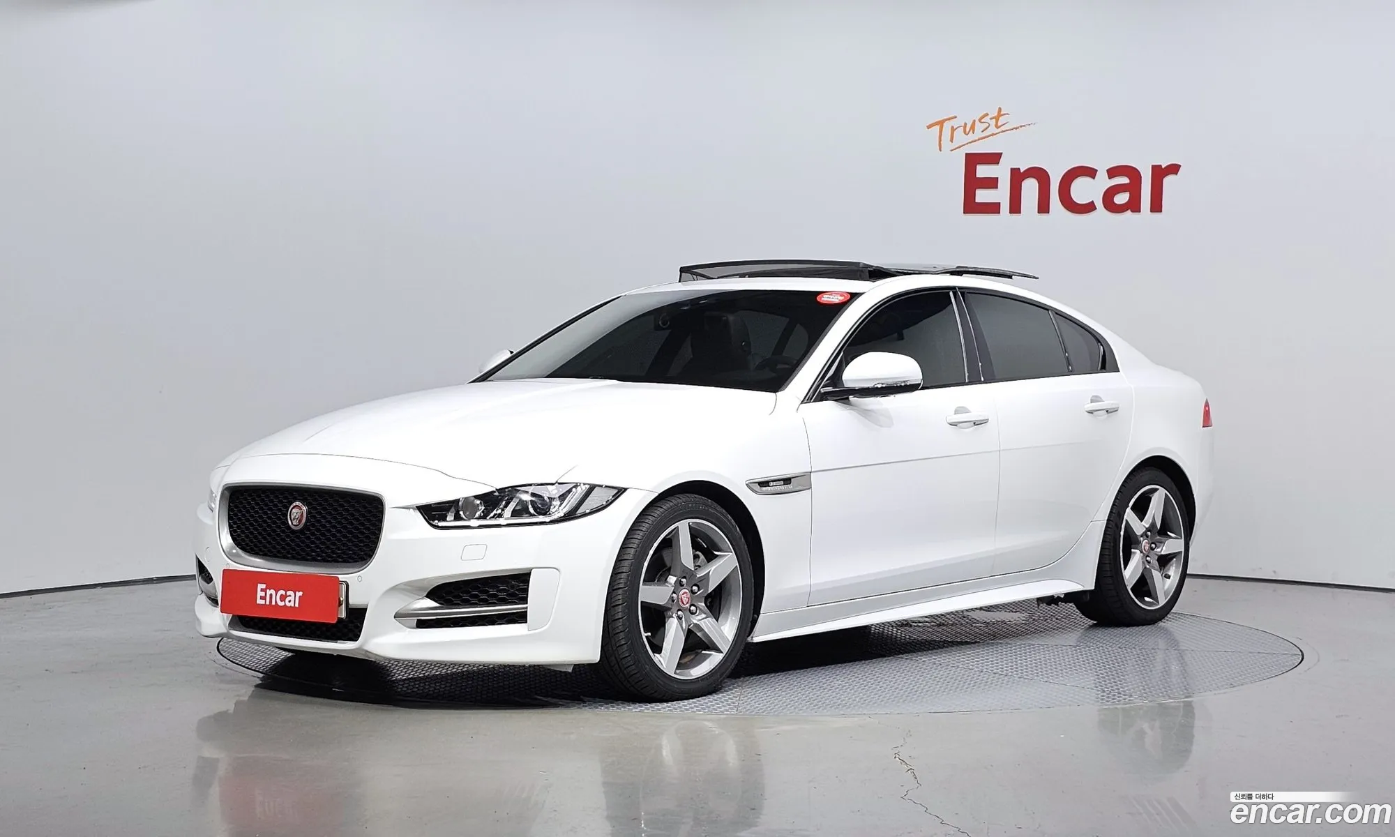 Jaguar Xe I 20D R Sports 2019 - фотография 4437281