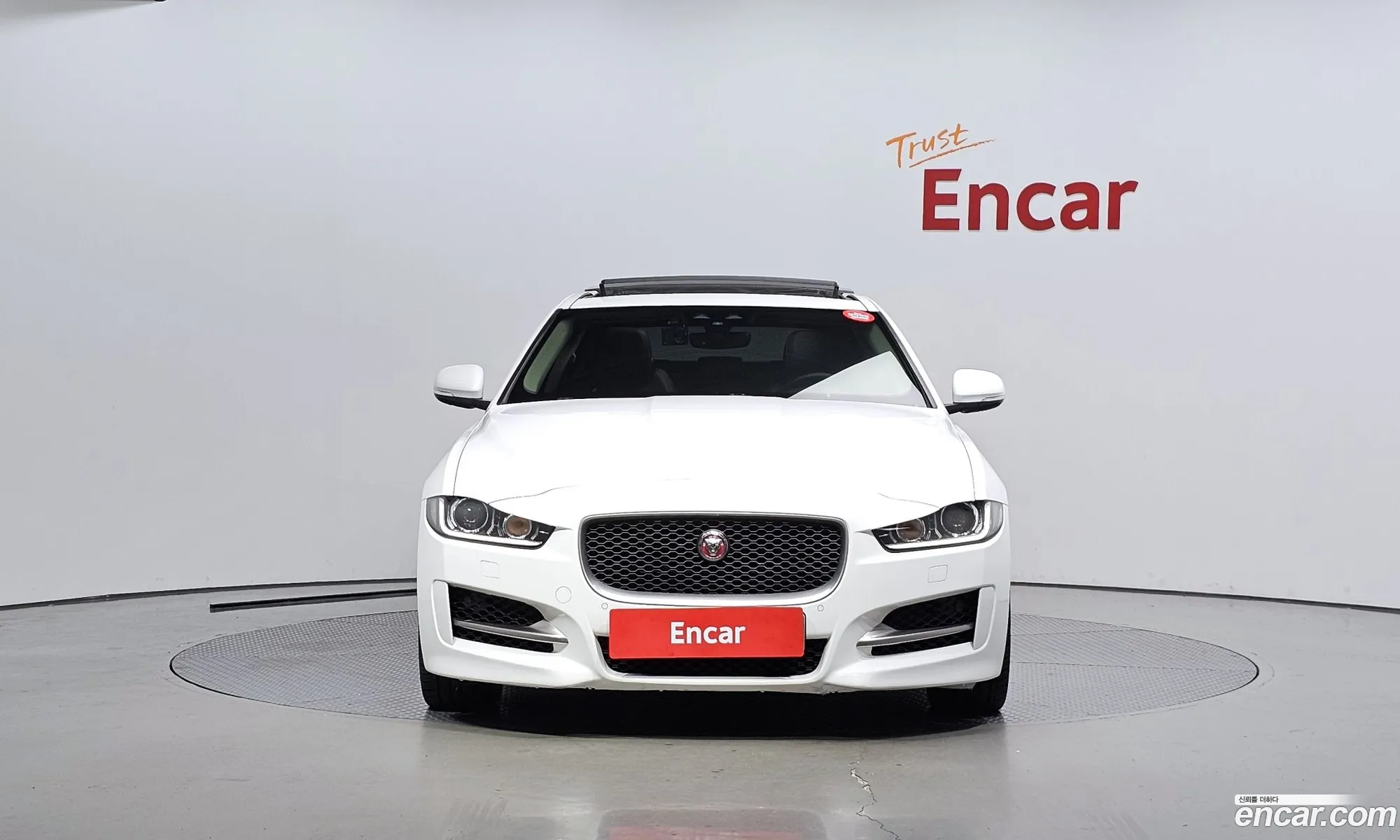 Jaguar Xe I 20D R Sports 2019 - фотография 4437283