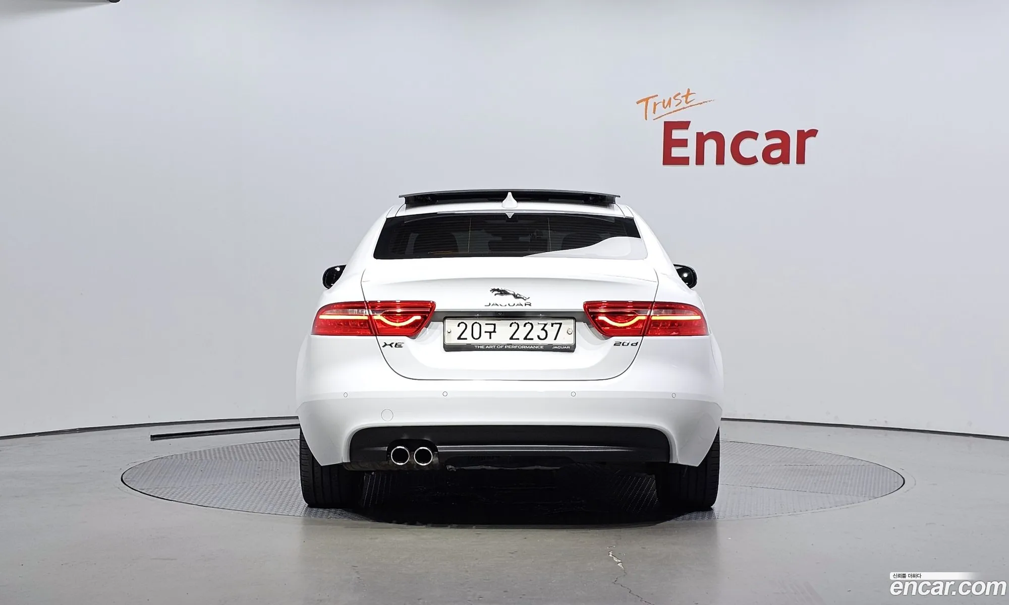 Jaguar Xe I 20D R Sports 2019 - фотография 4437284