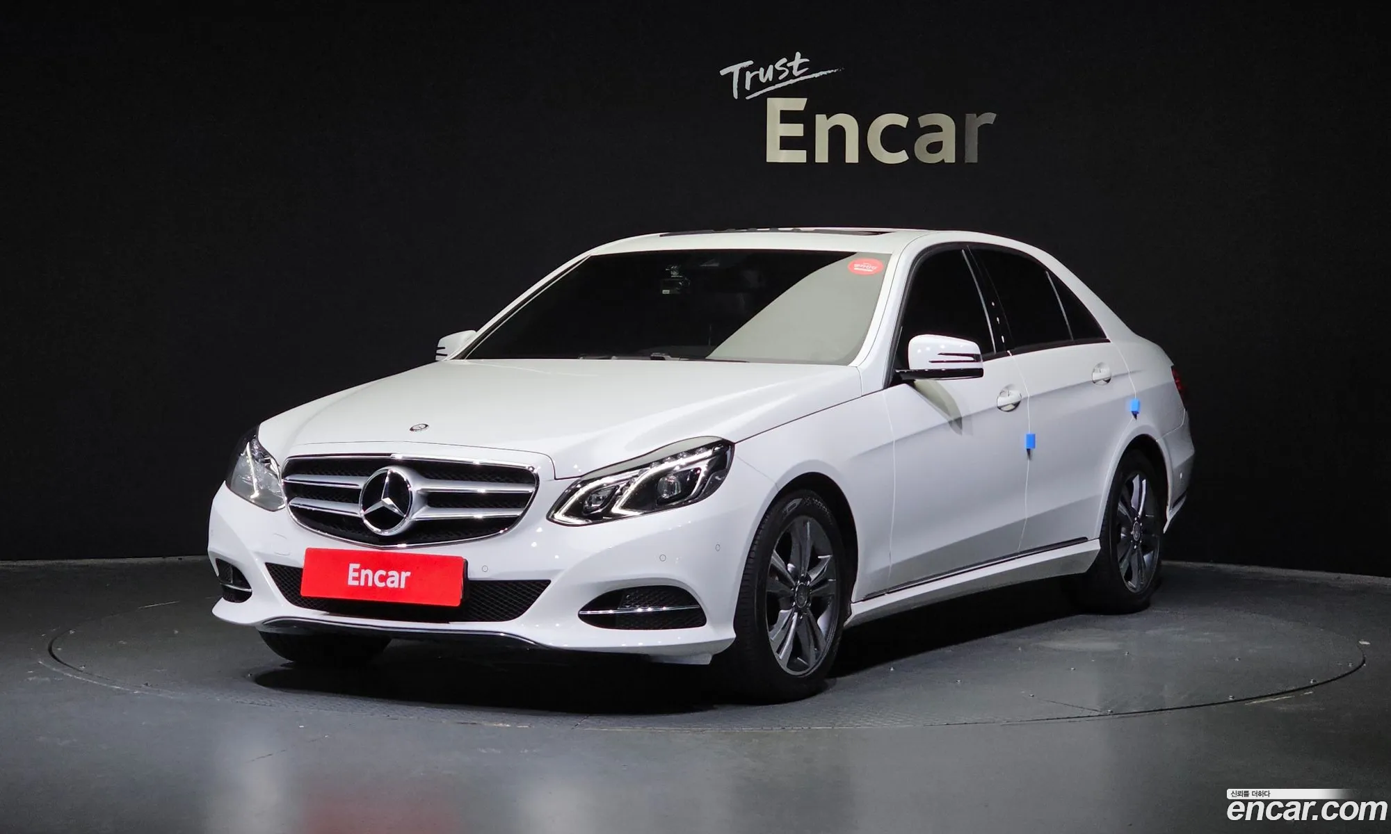 Mercedes E-Class W212 E200 Avantgarde - фотография 17944769