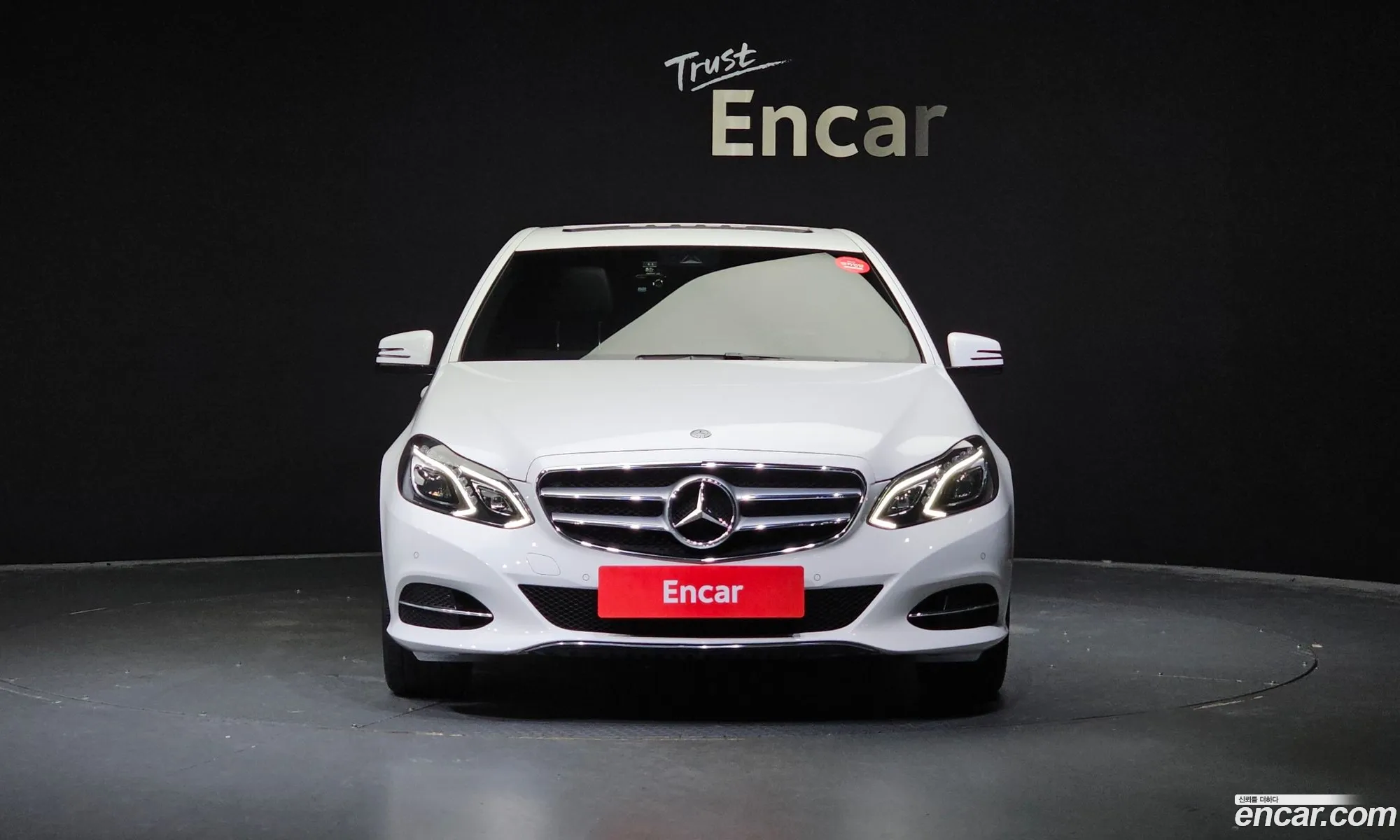 Mercedes E-Class W212 E200 Avantgarde - фотография 17944771