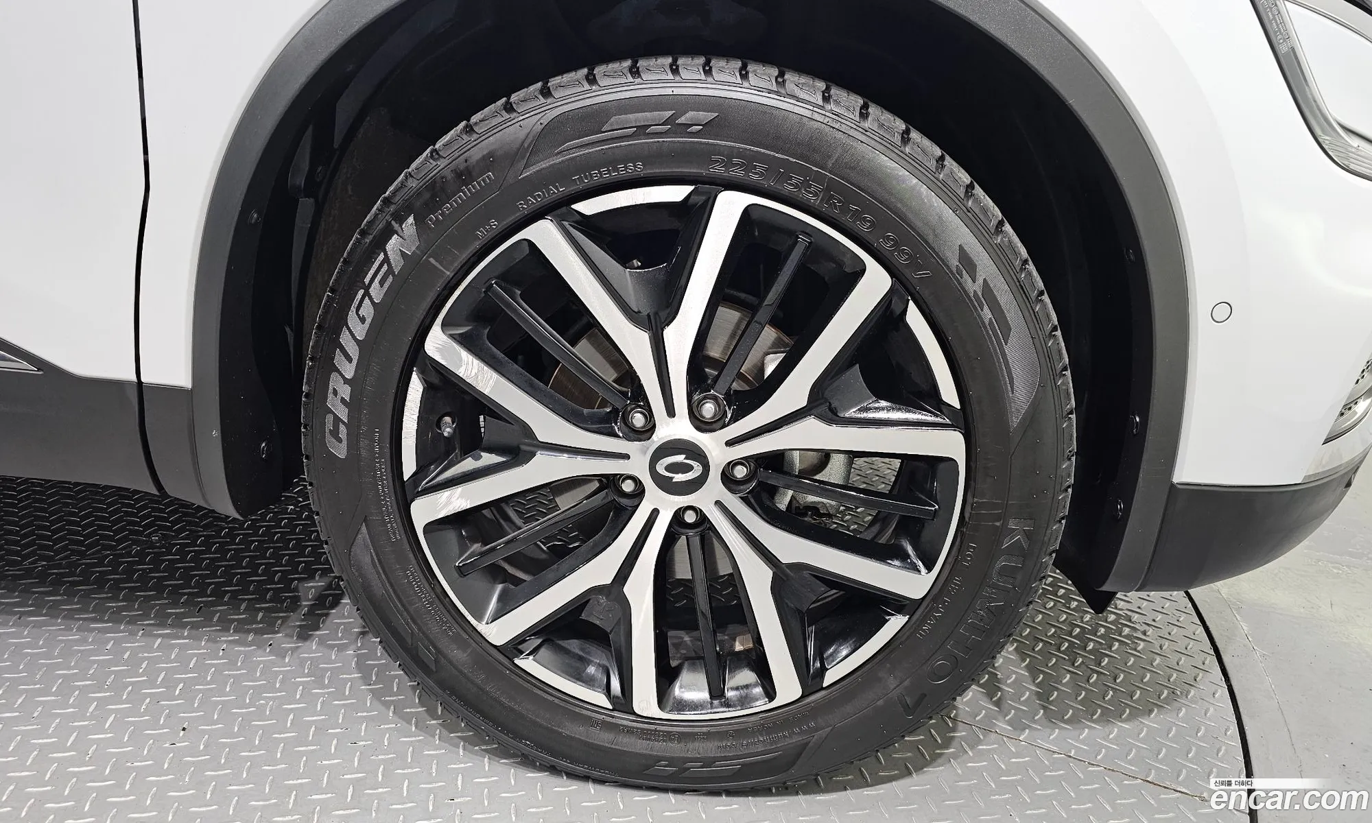 Renault Samsung Qm6 20 Lpe Re Signature 2Wd 2023 - фотография 1664141