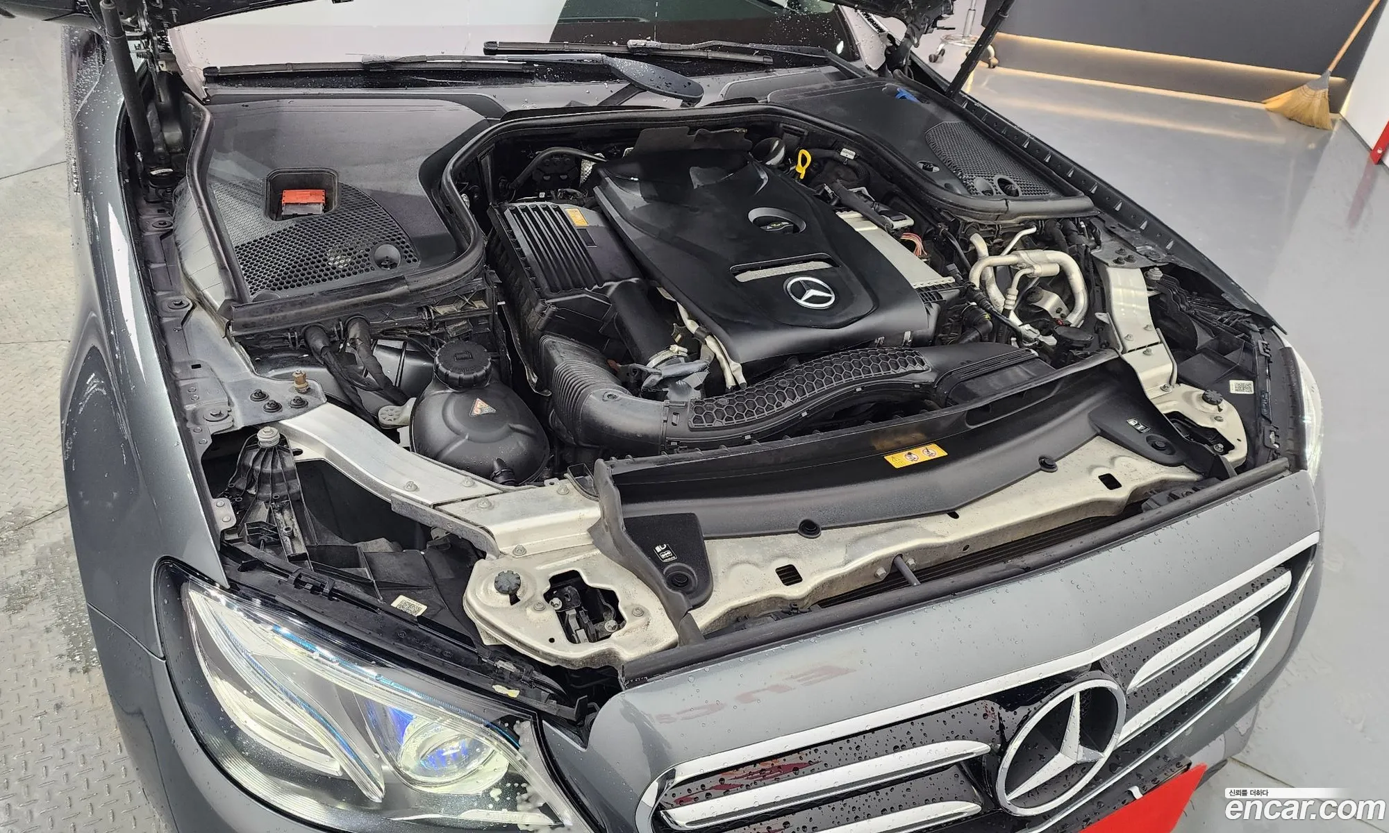Mercedes-Benz E-Klasse E300 Avantgarde 2016 - фотография 18368591