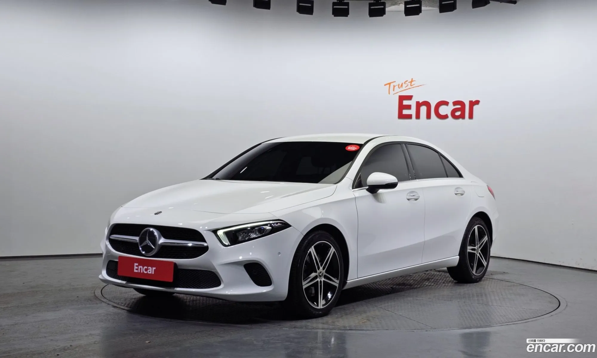 Benz A-Class W177 A250 4Matic Sedan - фотография 18385433