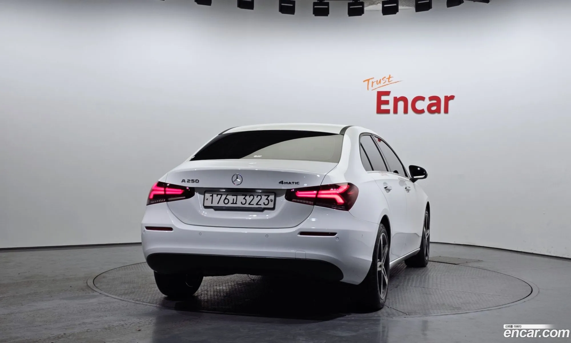 Benz A-Class W177 A250 4Matic Sedan - фотография 18385436