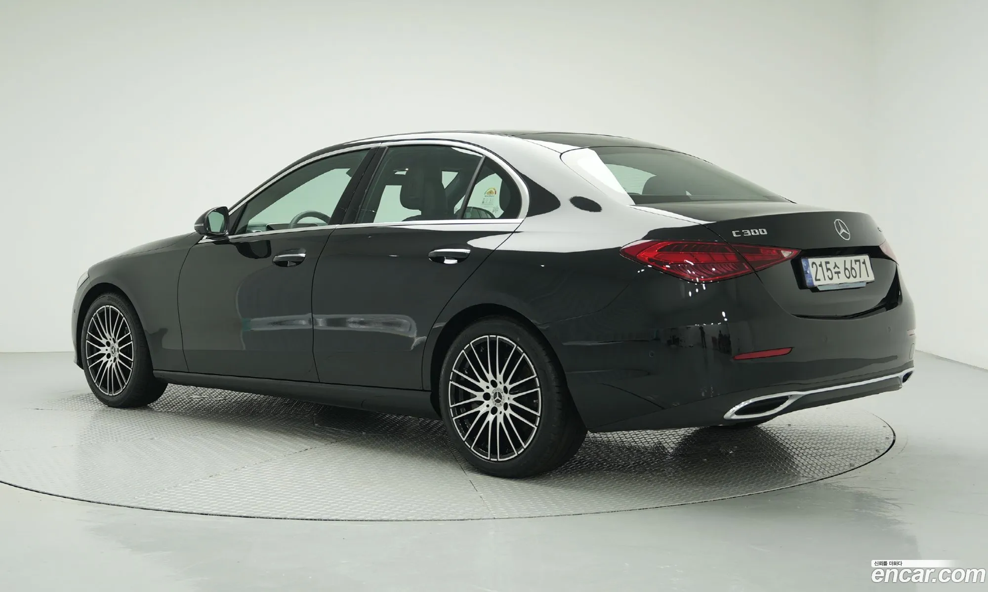 Mercedes-Benz C-Klasse C300 4Matic Avant Garde 2024 - фотография 18385375