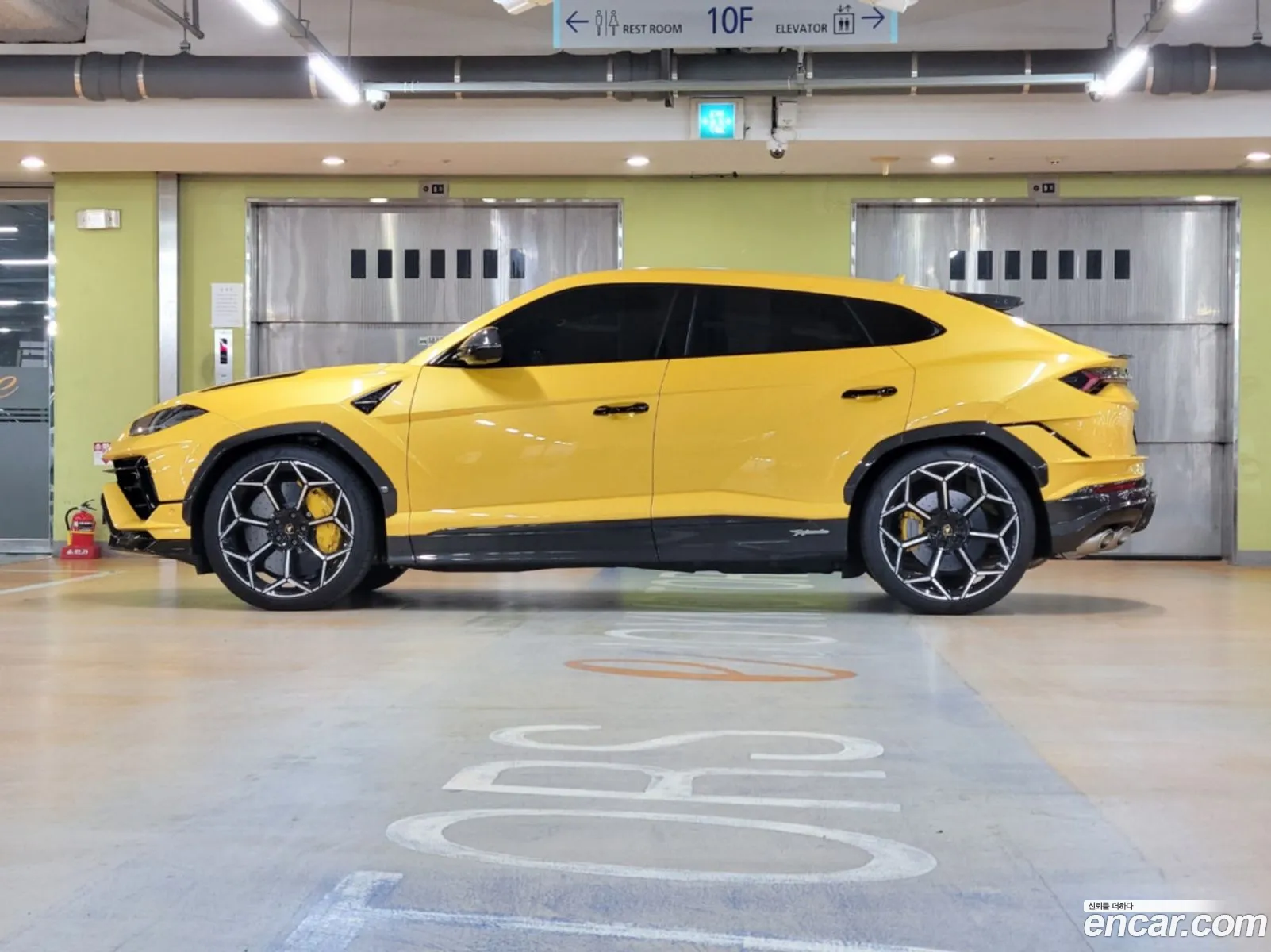 Lamborghini Urus 40 V8 Performante - фотография 3721634