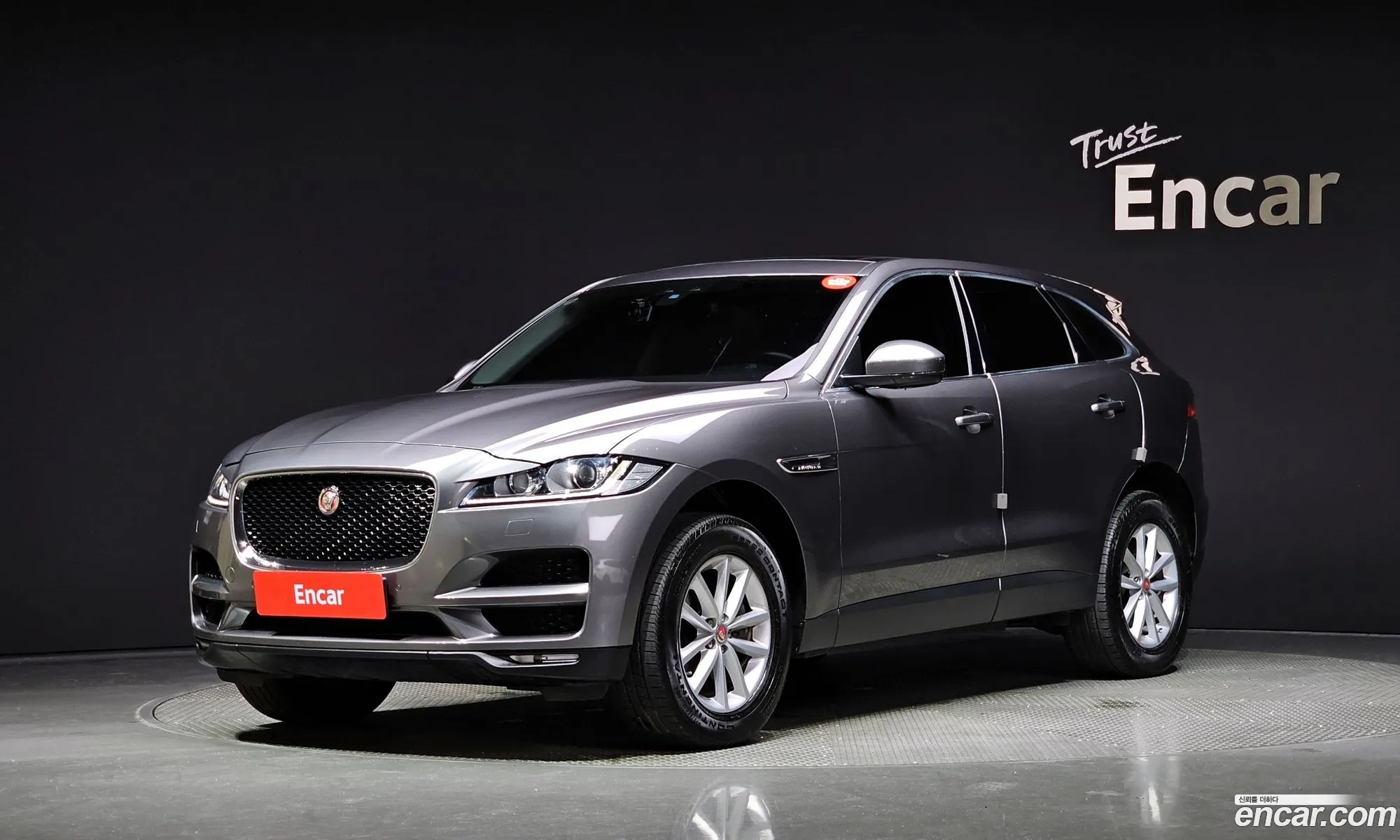 Jaguar F-Pace 20D Portfolio 2017 - фотография 4437317