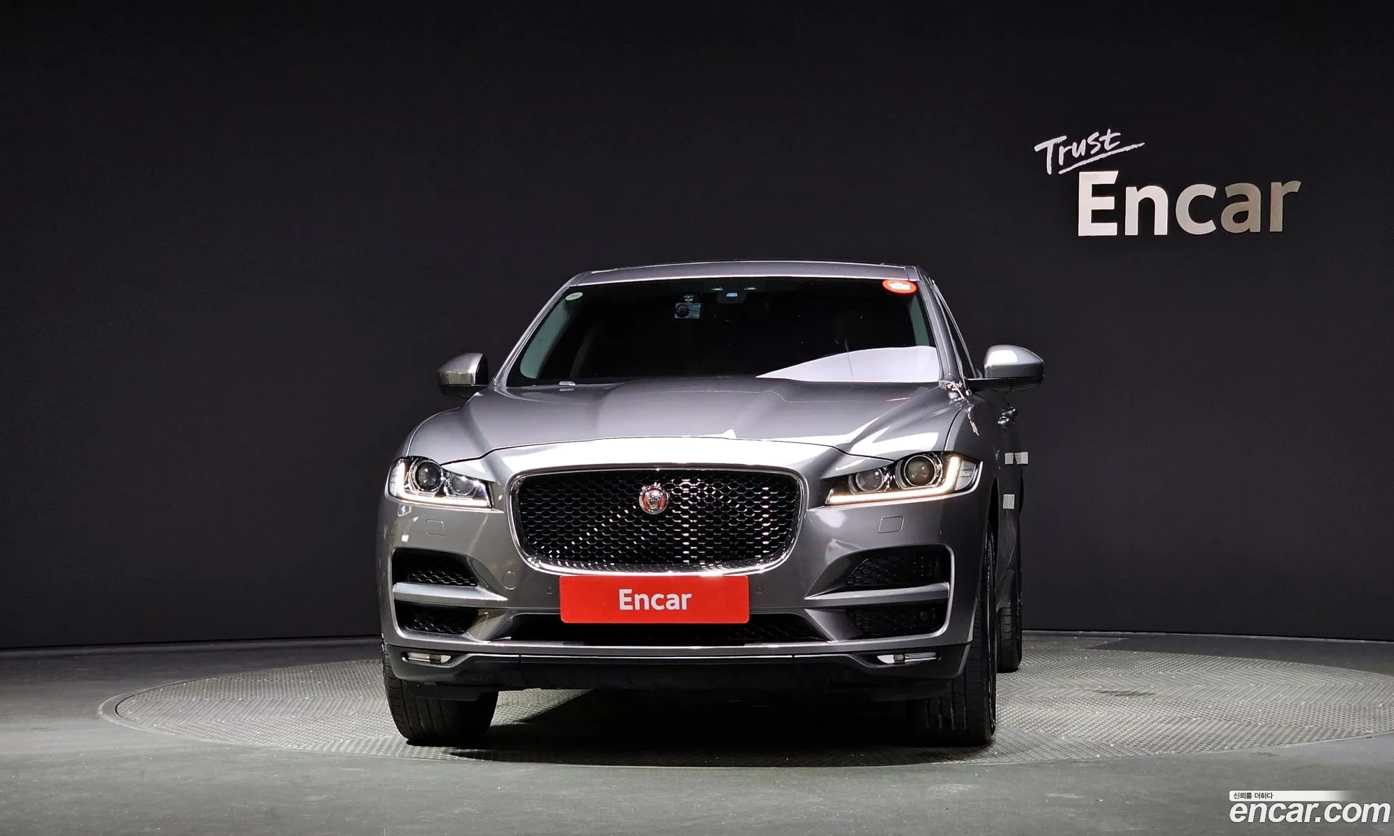 Jaguar F-Pace 20D Portfolio 2017 - фотография 4437319
