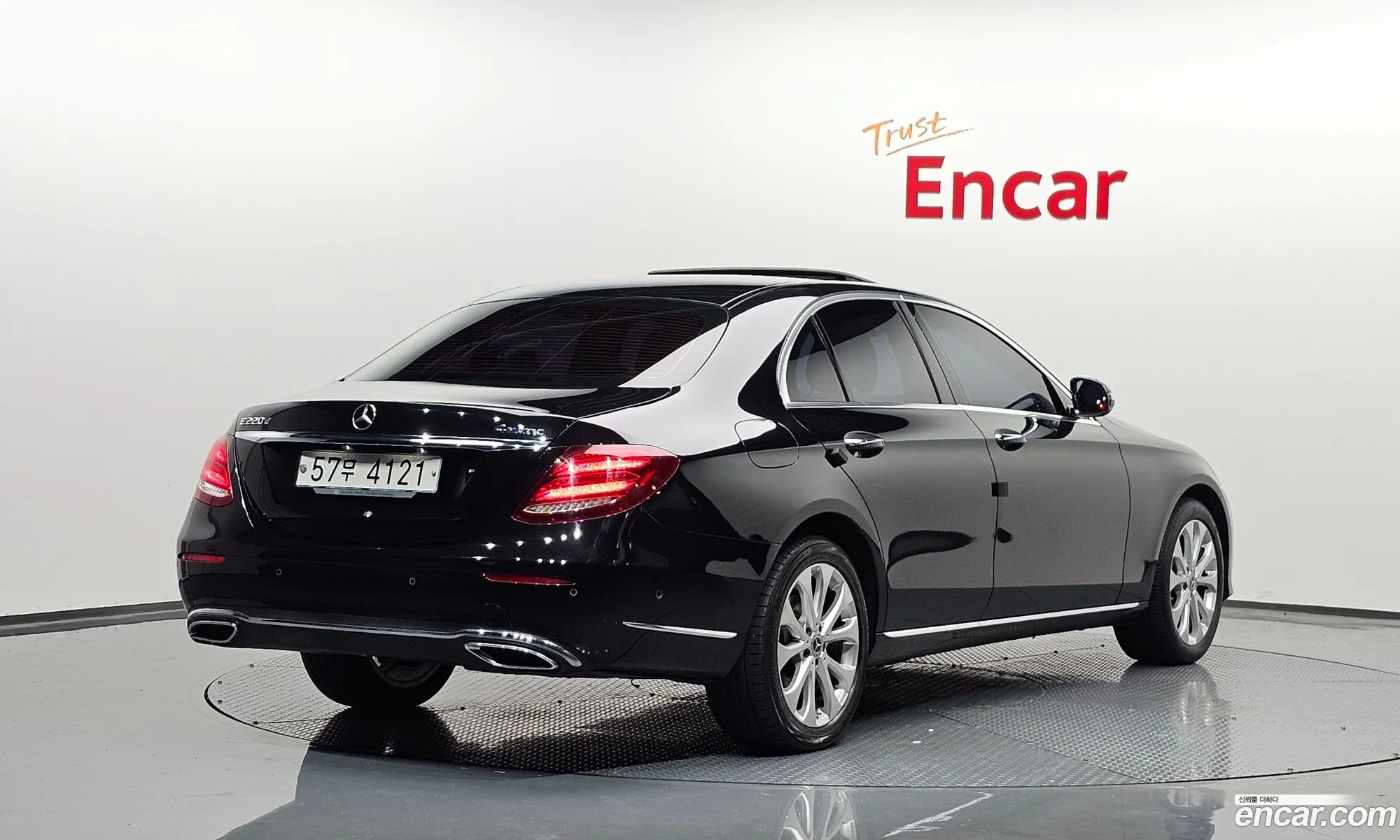 Mercedes-Benz E-Klasse V W213 S213 C238 E220D 4Matic Exclusive 2019 - фотография 18364871