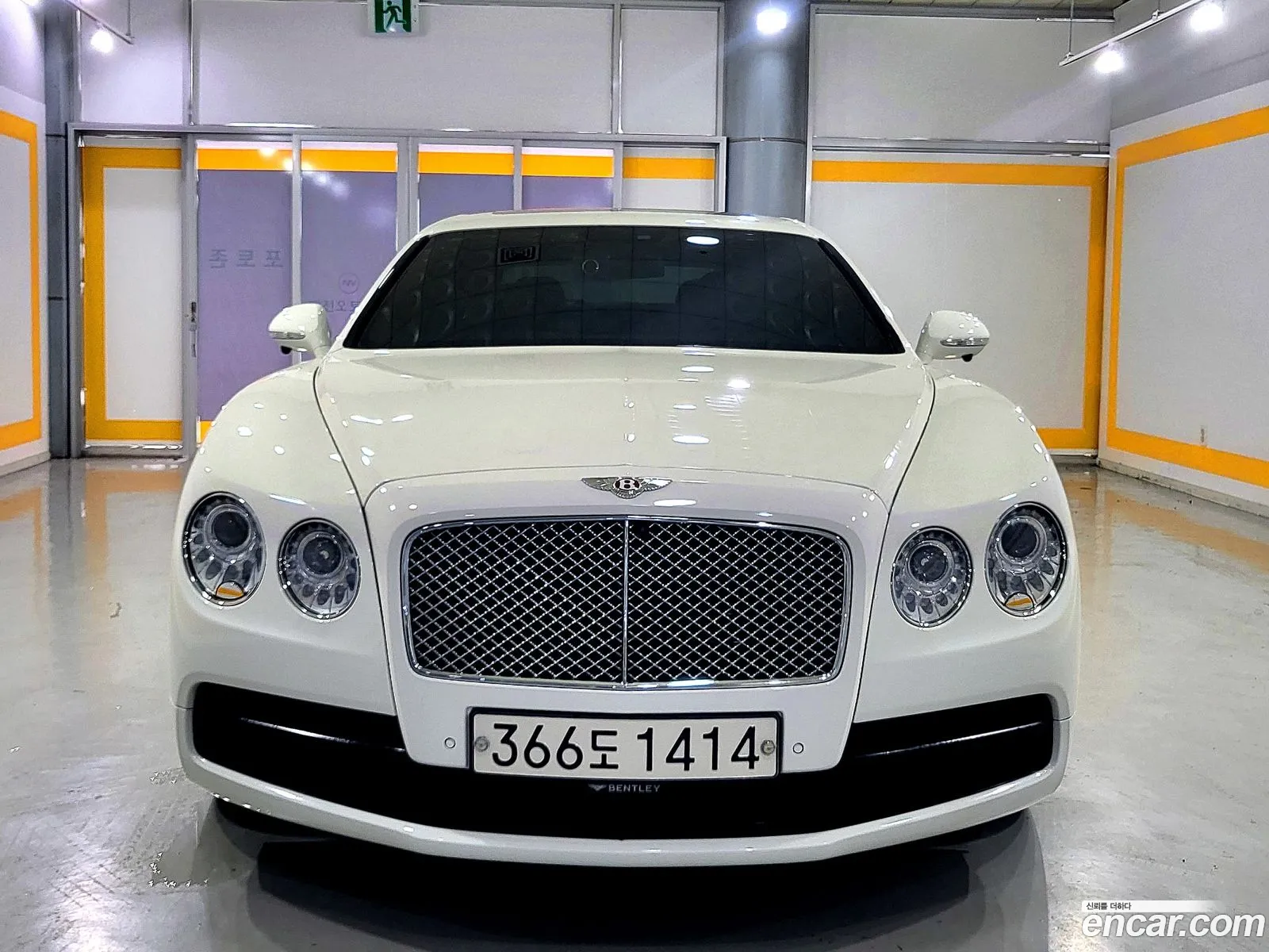 Bentley Flying Spur 40 2018 - фотография 3928032