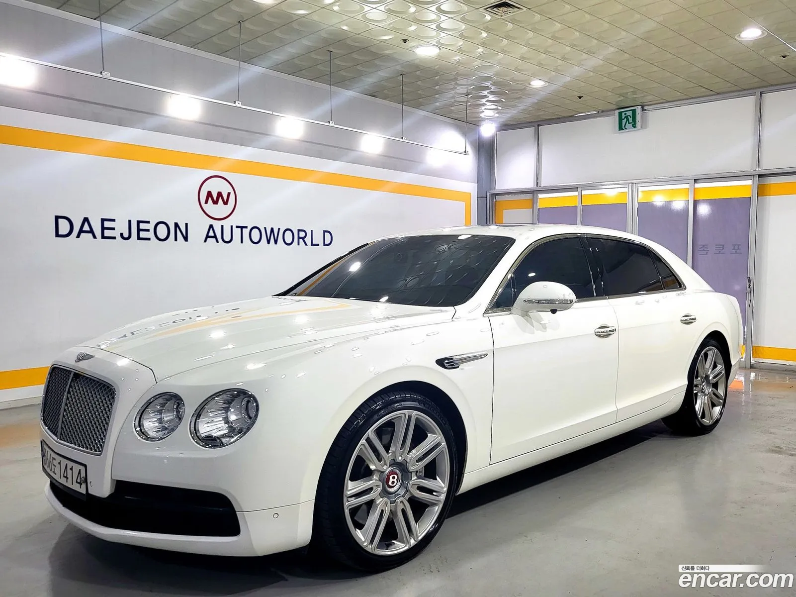 Bentley Flying Spur 40 2018 - фотография 3928033