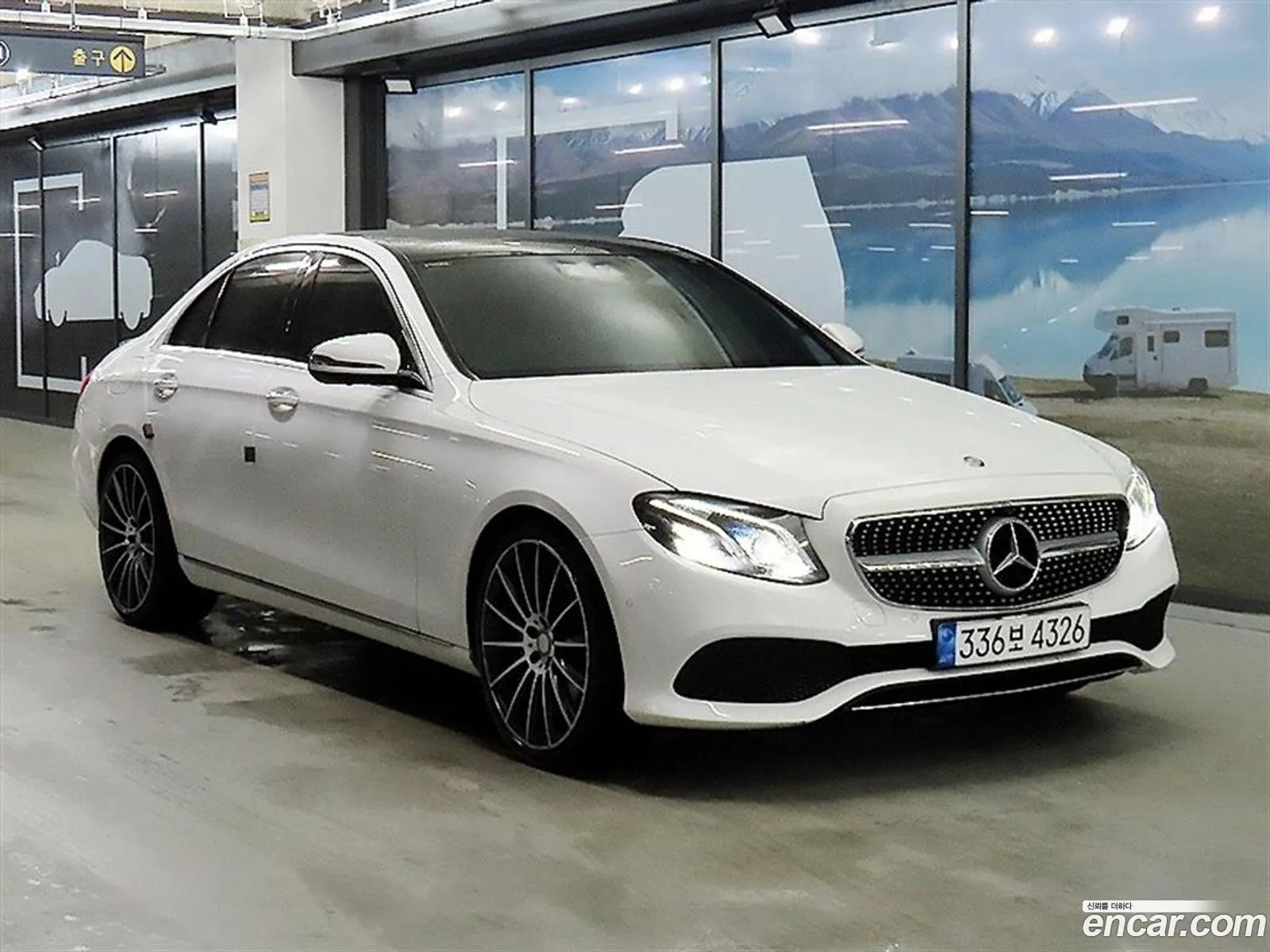 Mercedes-Benz E-Klasse E300 Avantgarde 2017 - фотография 18368538