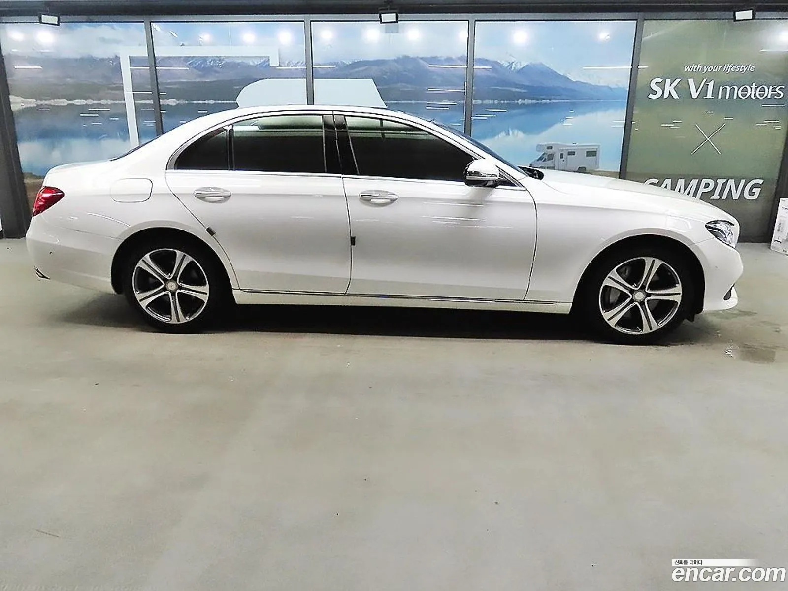 Mercedes-Benz E-Klasse E300 Avantgarde 2017 - фотография 18368552