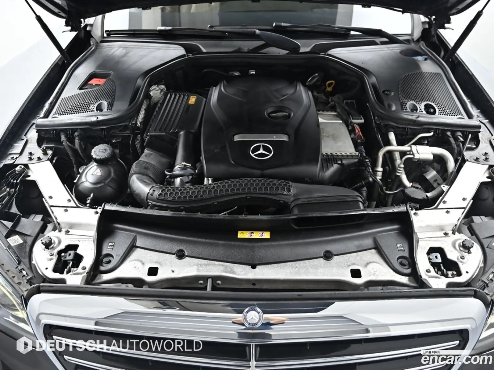 Mercedes-Benz E-Klasse E300 Exclusive 2017 - фотография 18368567
