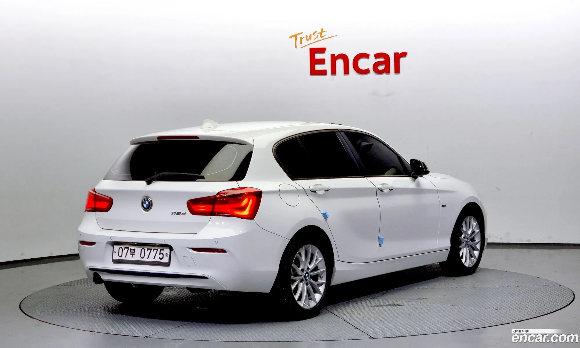 BMW 1Er Ii F20F21 118D Sport 5 Door 2016 - фотография 15231570