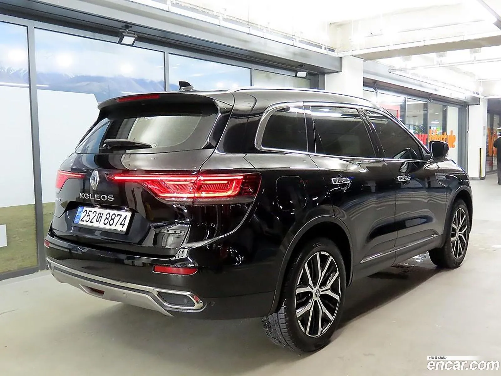 Renault Samsung Qm6 20 Gde Re Signature 2Wd 2023 - фотография 1596302