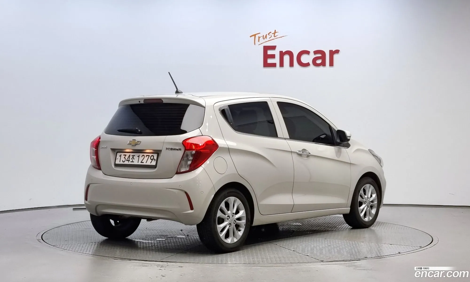 Chevrolet Spark Iii M300 Premier 2020 - фотография 18413750