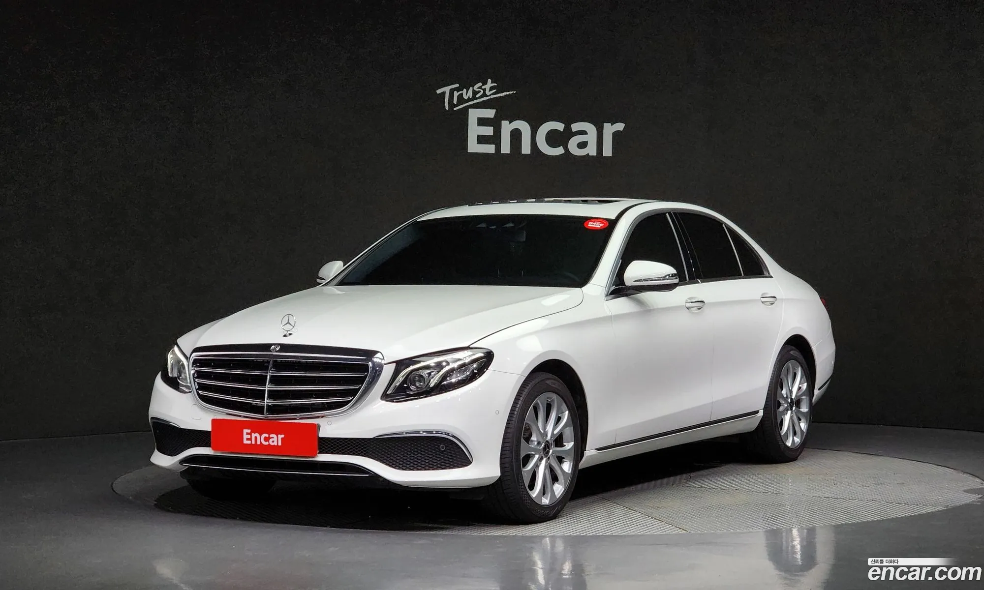 Benz E-Class W213 E220D Exclusive - фотография 18238266