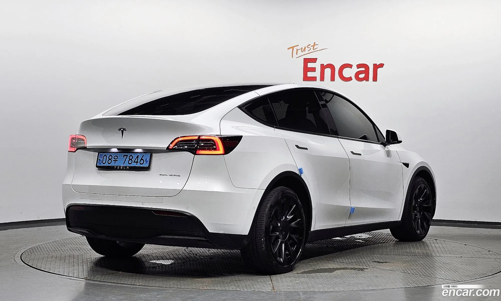 Tesla Model Y I Long Range 2022 - фотография 15678307