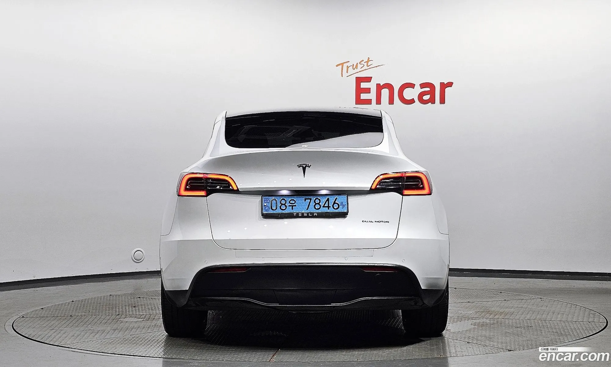 Tesla Model Y I Long Range 2022 - фотография 15678311