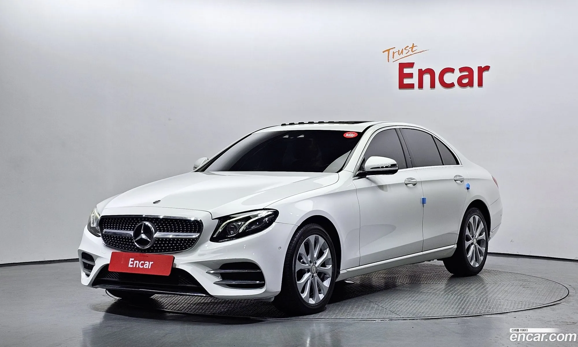 Mercedes-Benz E-Klasse E220D Exclusive 2017 - фотография 18180753