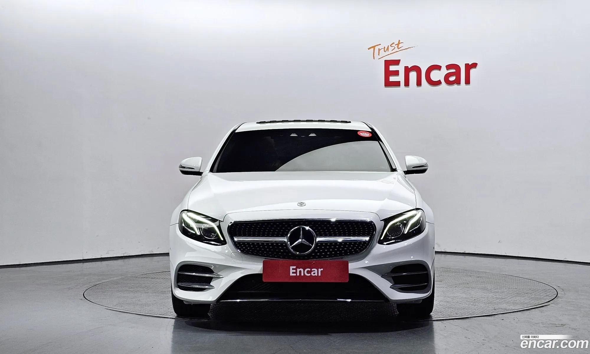 Mercedes-Benz E-Klasse E220D Exclusive 2017 - фотография 18180755
