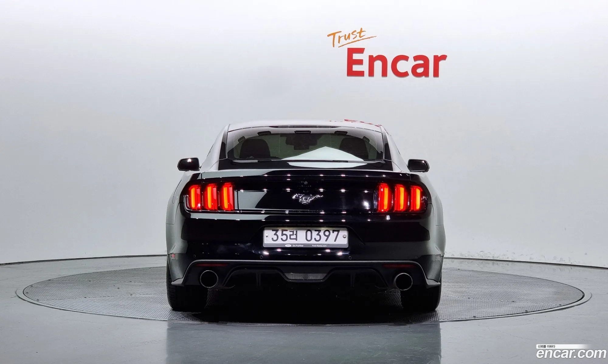 Ford Mustang Coupe - фотография 15718252