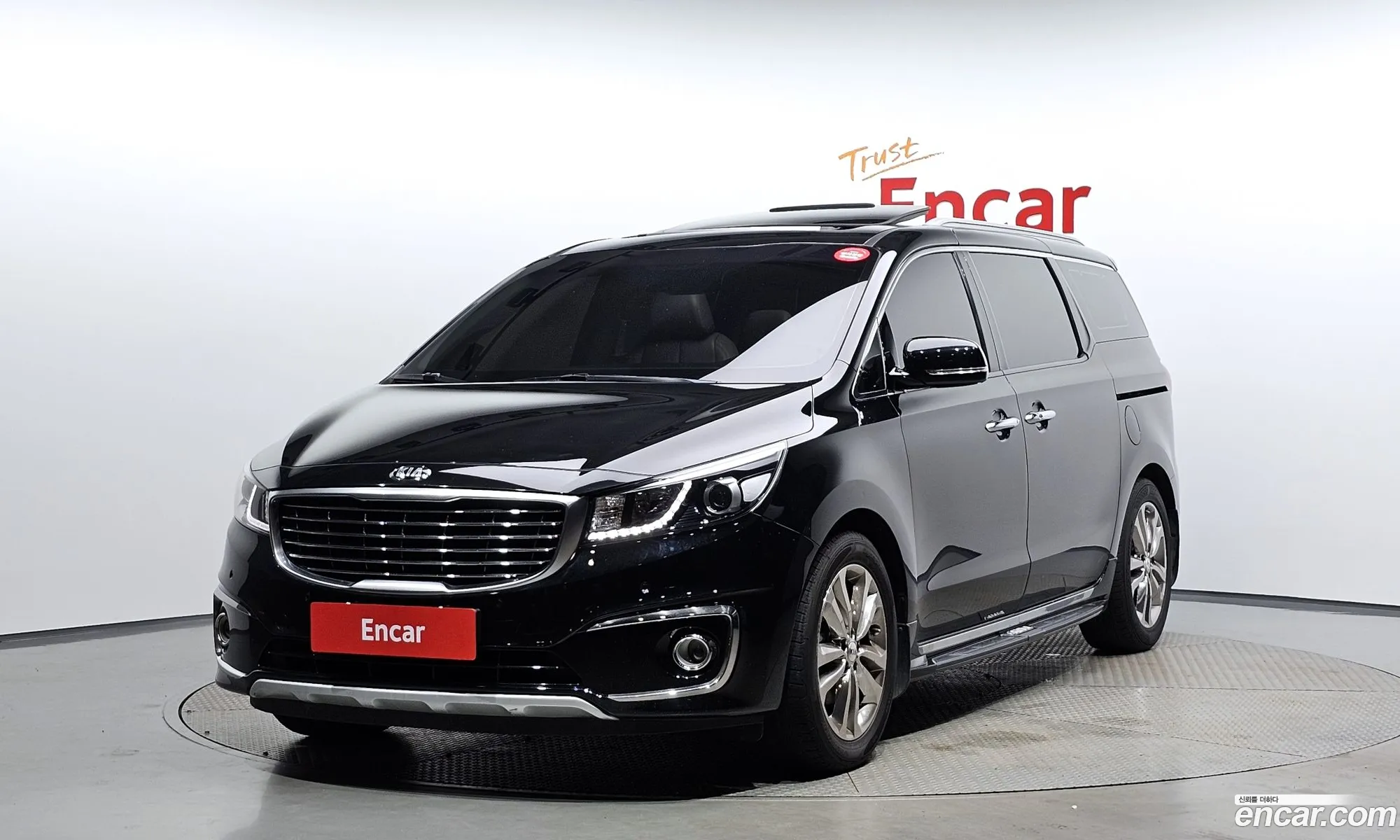 Kia Carnival 9-Seater Noblesse 2015 - фотография 16588285