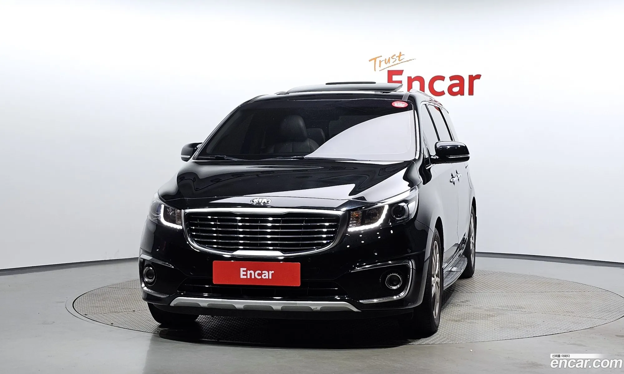 Kia Carnival 9-Seater Noblesse 2015 - фотография 16588288