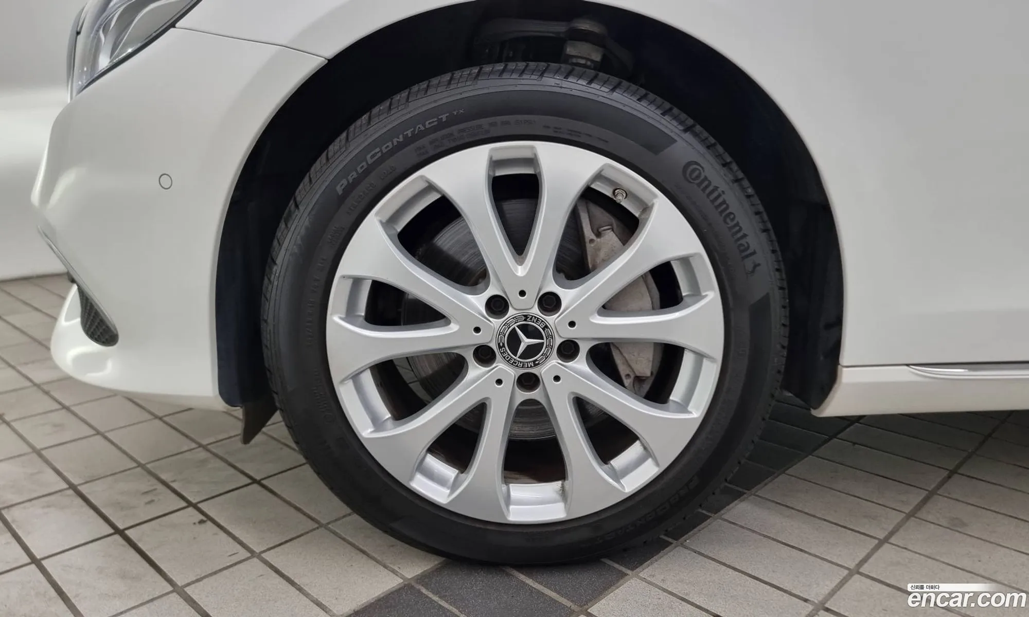 Mercedes-Benz E-Klasse V W213 S213 C238 E300 Exclusive 2019 - фотография 18213000