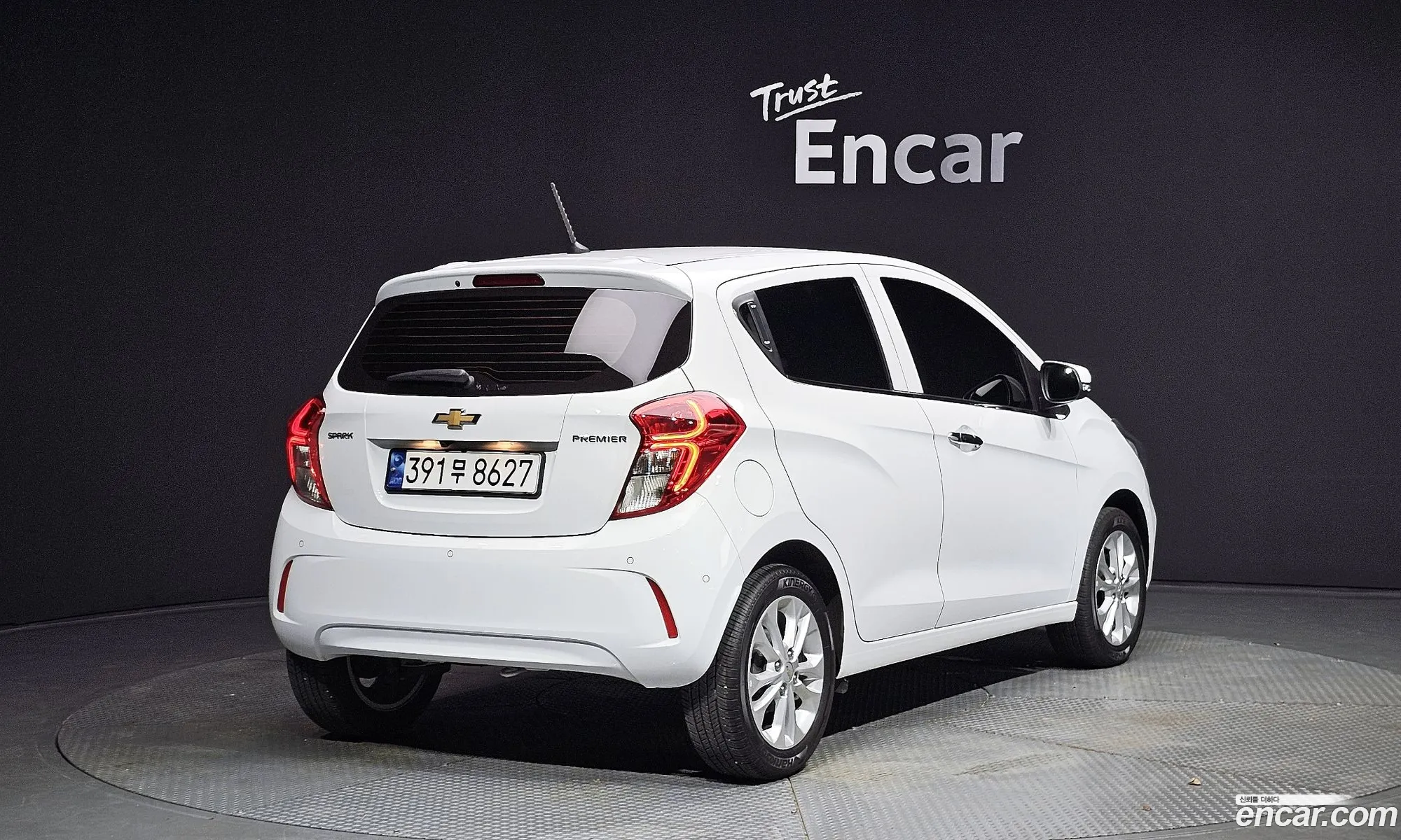 Chevrolet Spark Iii M300 Premier 2022 - фотография 19479098