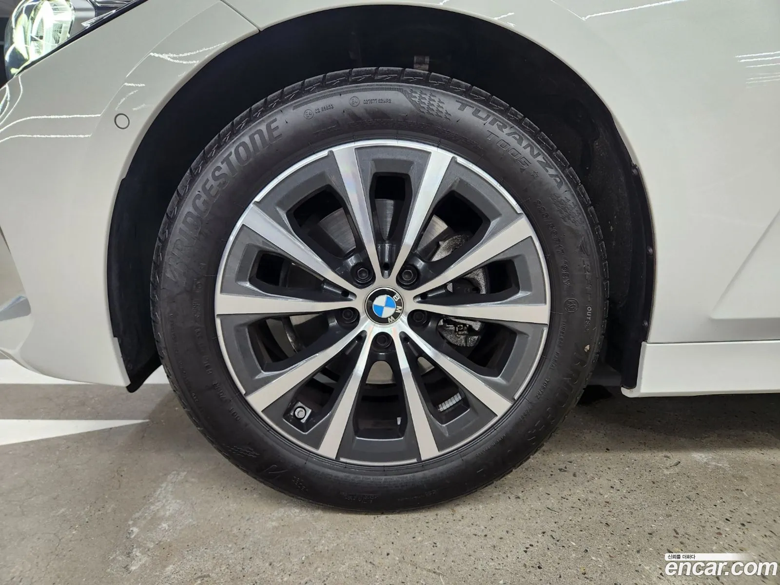 BMW 3Er 320I 2023 - фотография 15037886