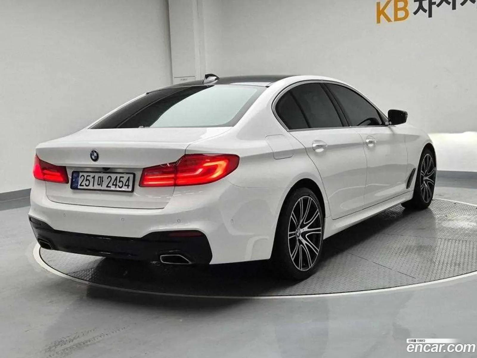 BMW 5 Series G30 520D M Sports Plus - фотография 15051019