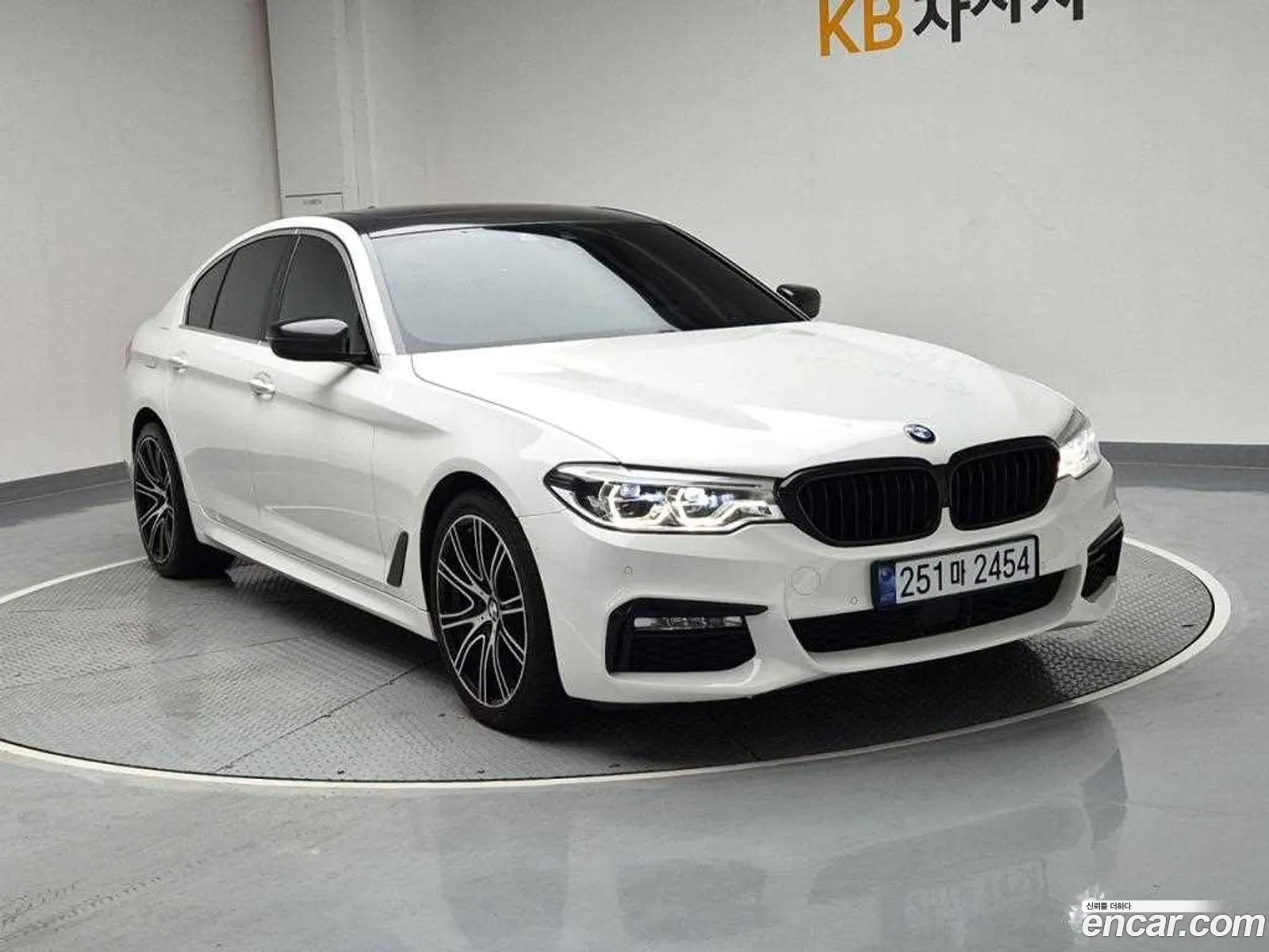 BMW 5 Series G30 520D M Sports Plus - фотография 15051020