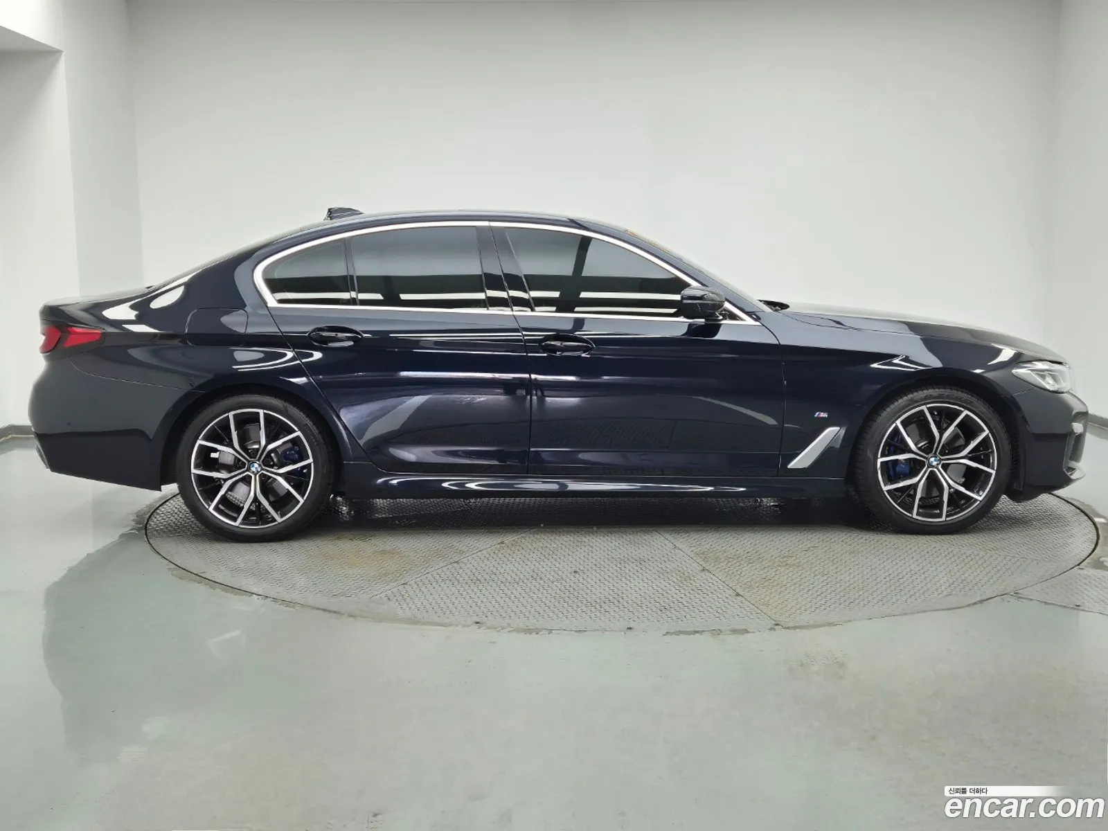 BMW 5Er 530I xDrive M Sport 2023 - фотография 15051033