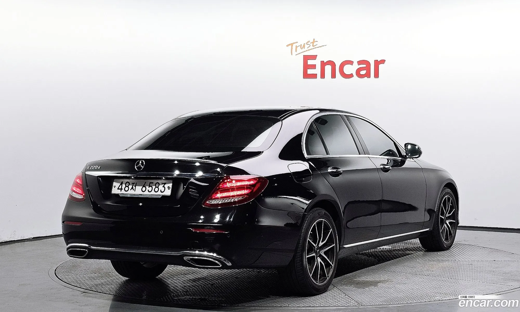 Mercedes E-Class W213 E220D Avantgarde - фотография 17998758