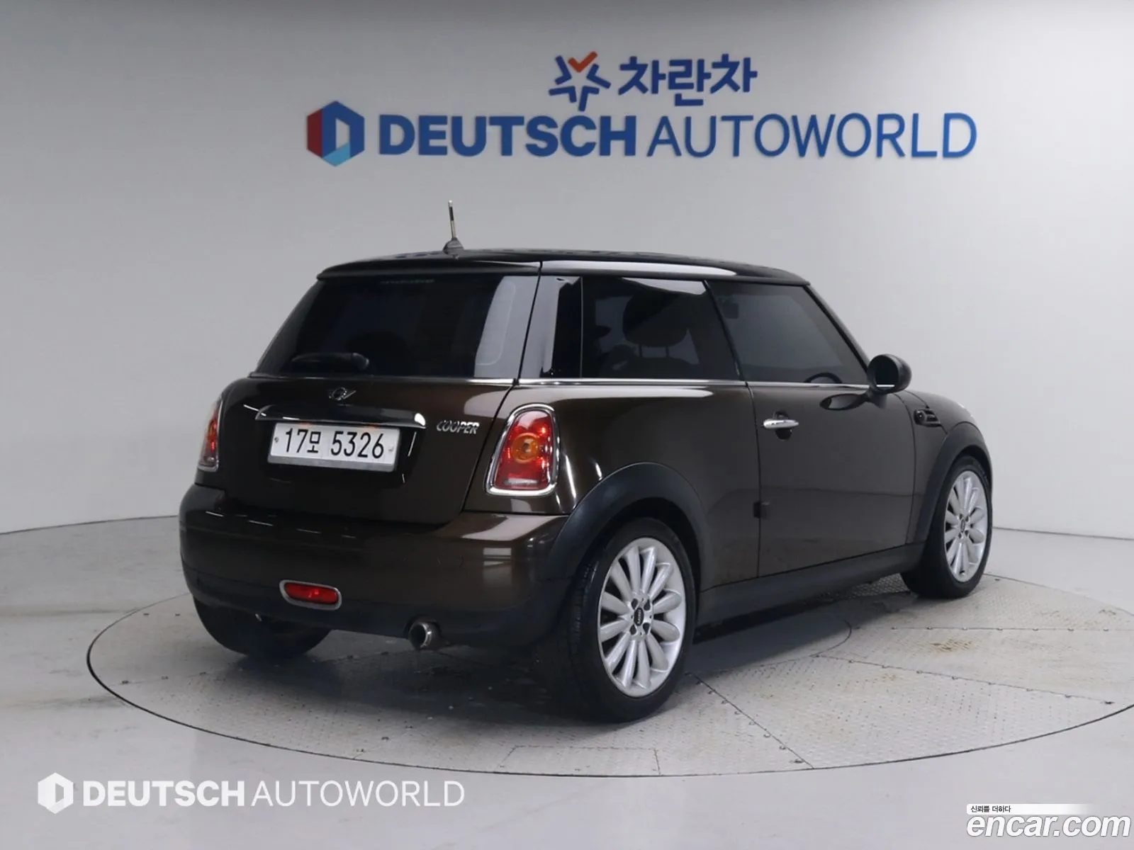 Mini Cooper Mayfair 2010 - фотография 11279923
