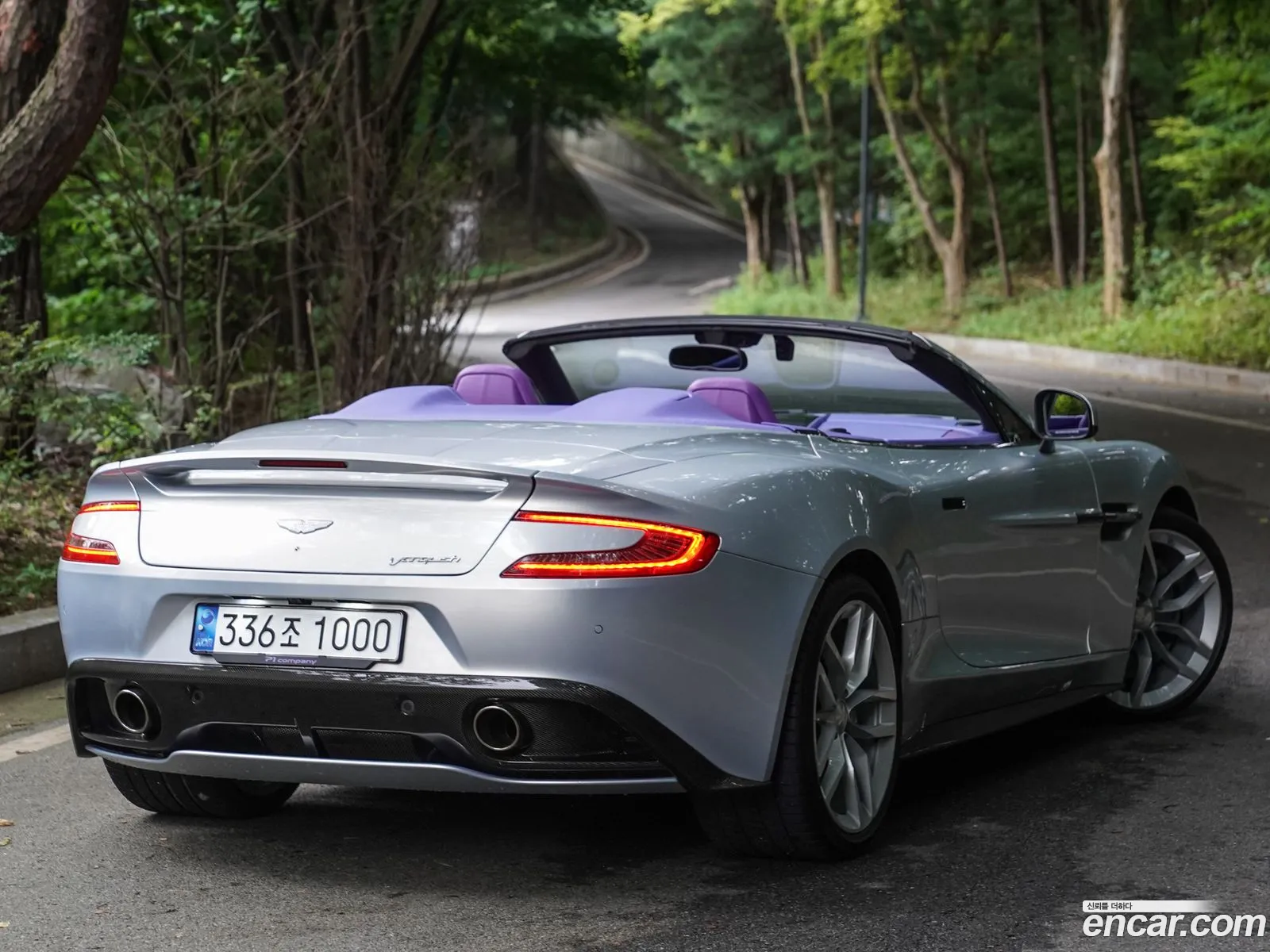 Aston Martin V12 Vanquish Ii 60 V12 Volante 2015 - фотография 3498619