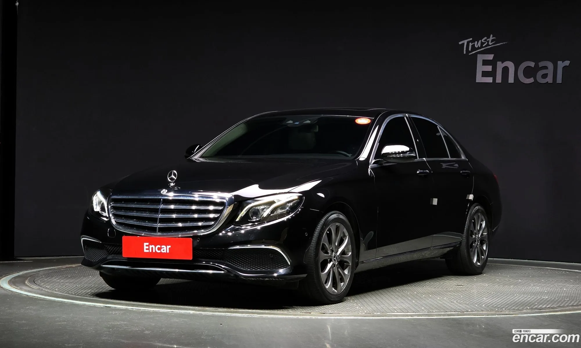 Benz E-Class W213 E220D 4Matic Exclusive - фотография 18123887