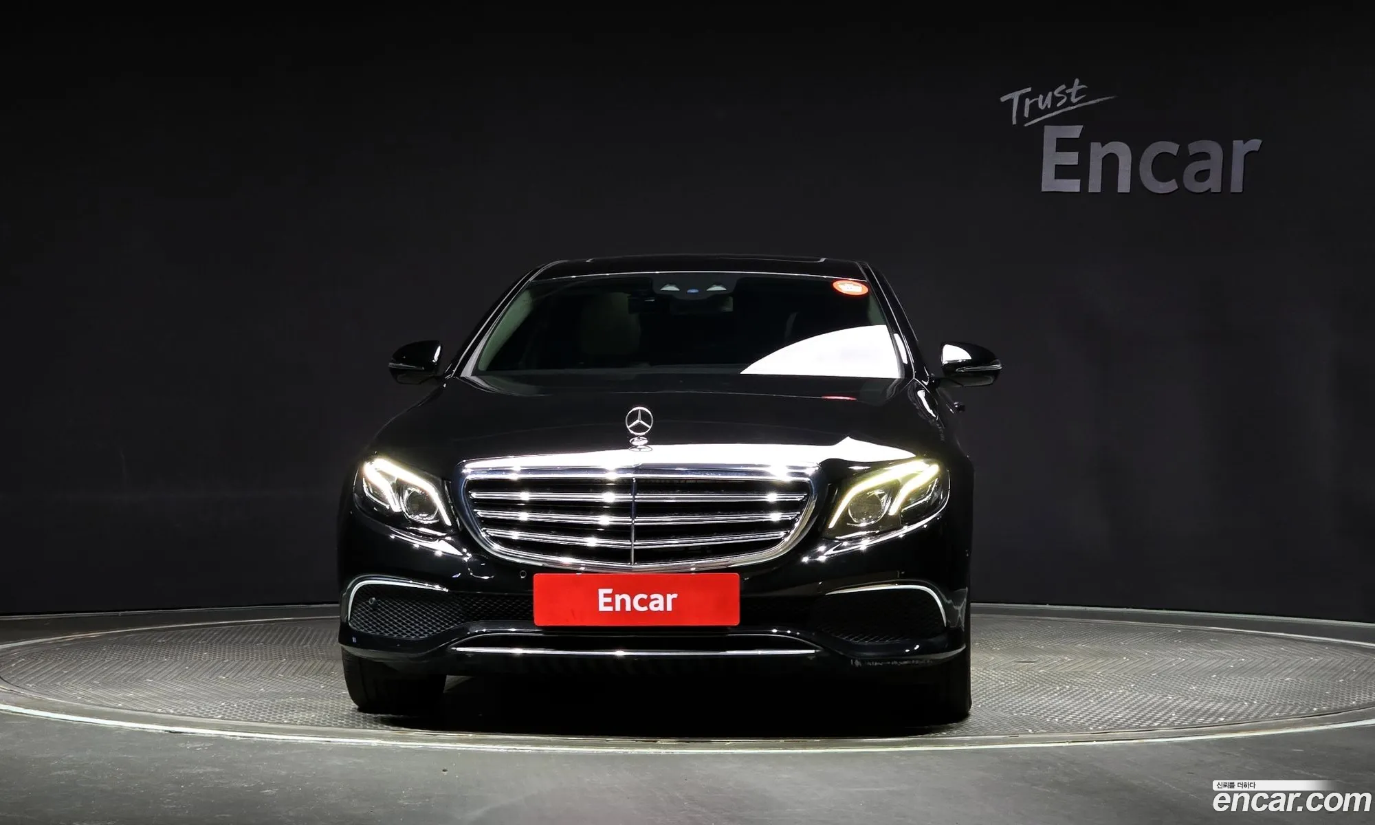 Benz E-Class W213 E220D 4Matic Exclusive - фотография 18123889