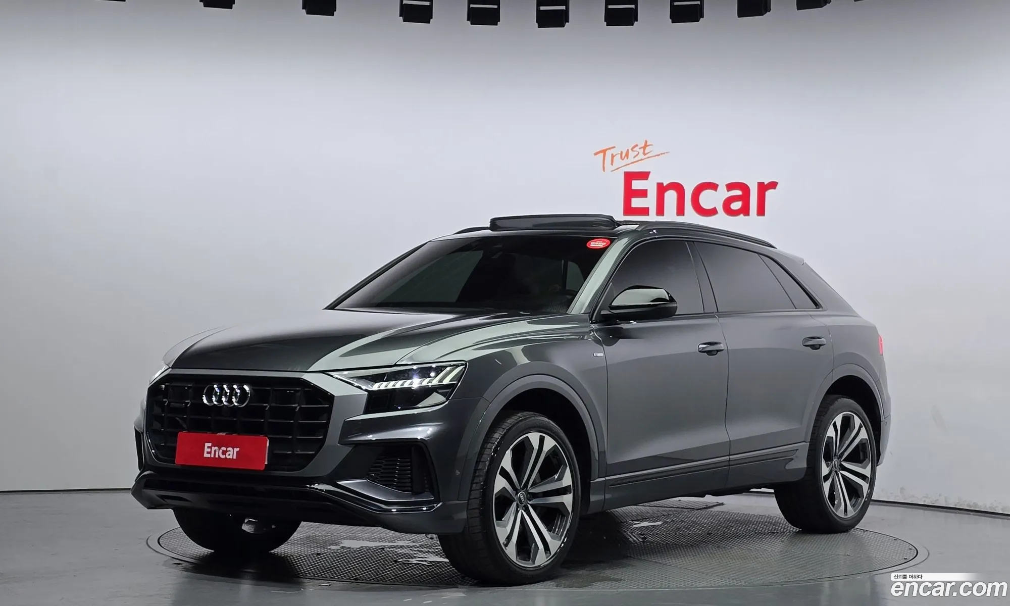 Audi Q8 55 Tfsi Quattro Premium 2023 - фотография 932563