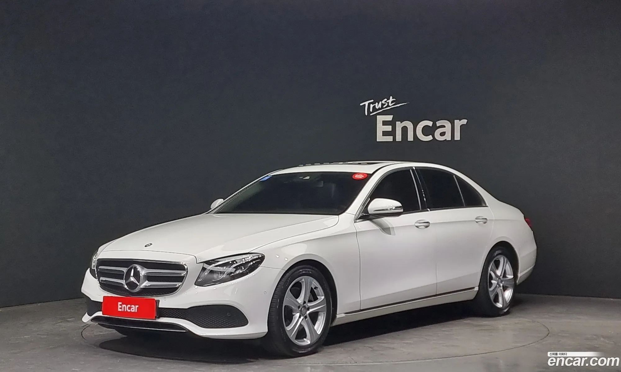 Mercedes-Benz E-Klasse E220D Avant Garde 2017 - фотография 17998721