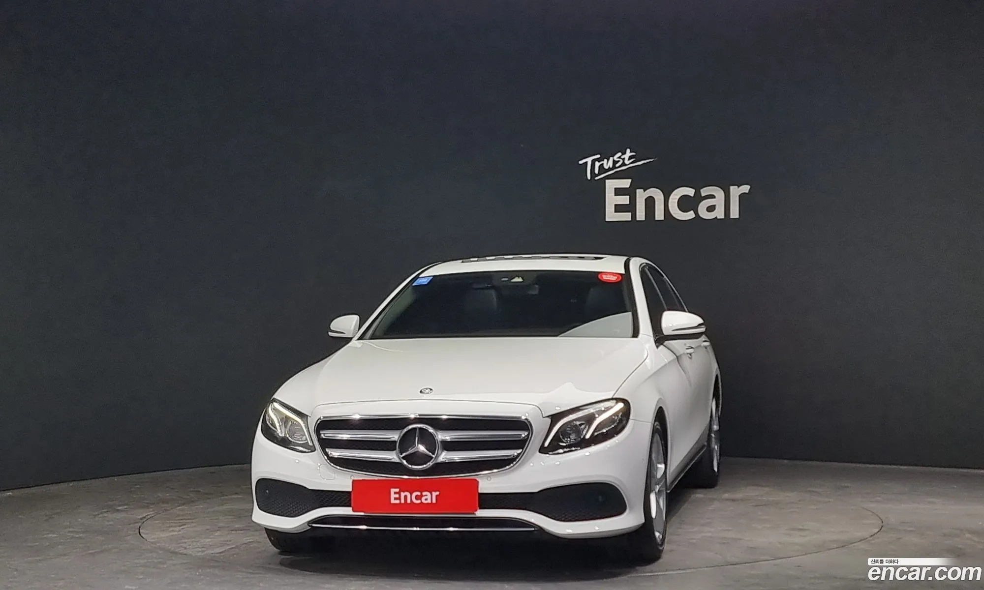 Mercedes-Benz E-Klasse E220D Avant Garde 2017 - фотография 17998723