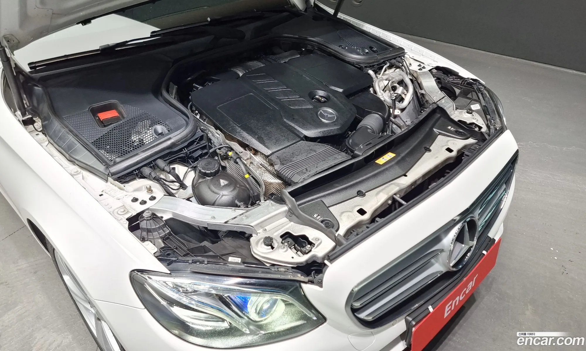 Mercedes-Benz E-Klasse E220D Avant Garde 2017 - фотография 17998726