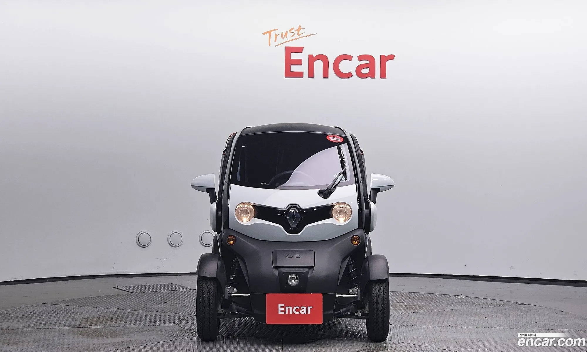 Renault Samsung Twizy Intense 2-Seater 2020 - фотография 1288699