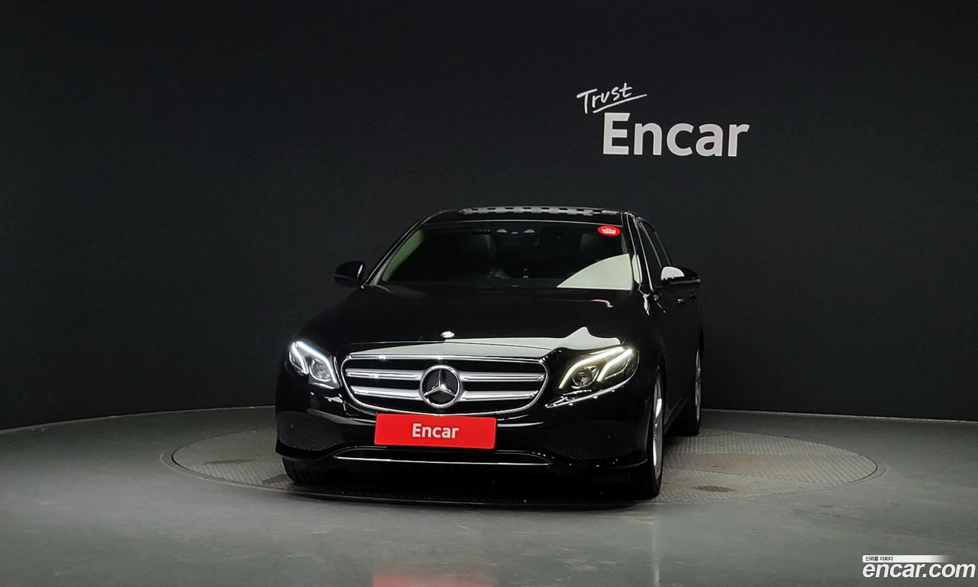 Mercedes-Benz E-Klasse E220D Avant Garde 2017 - фотография 18122129