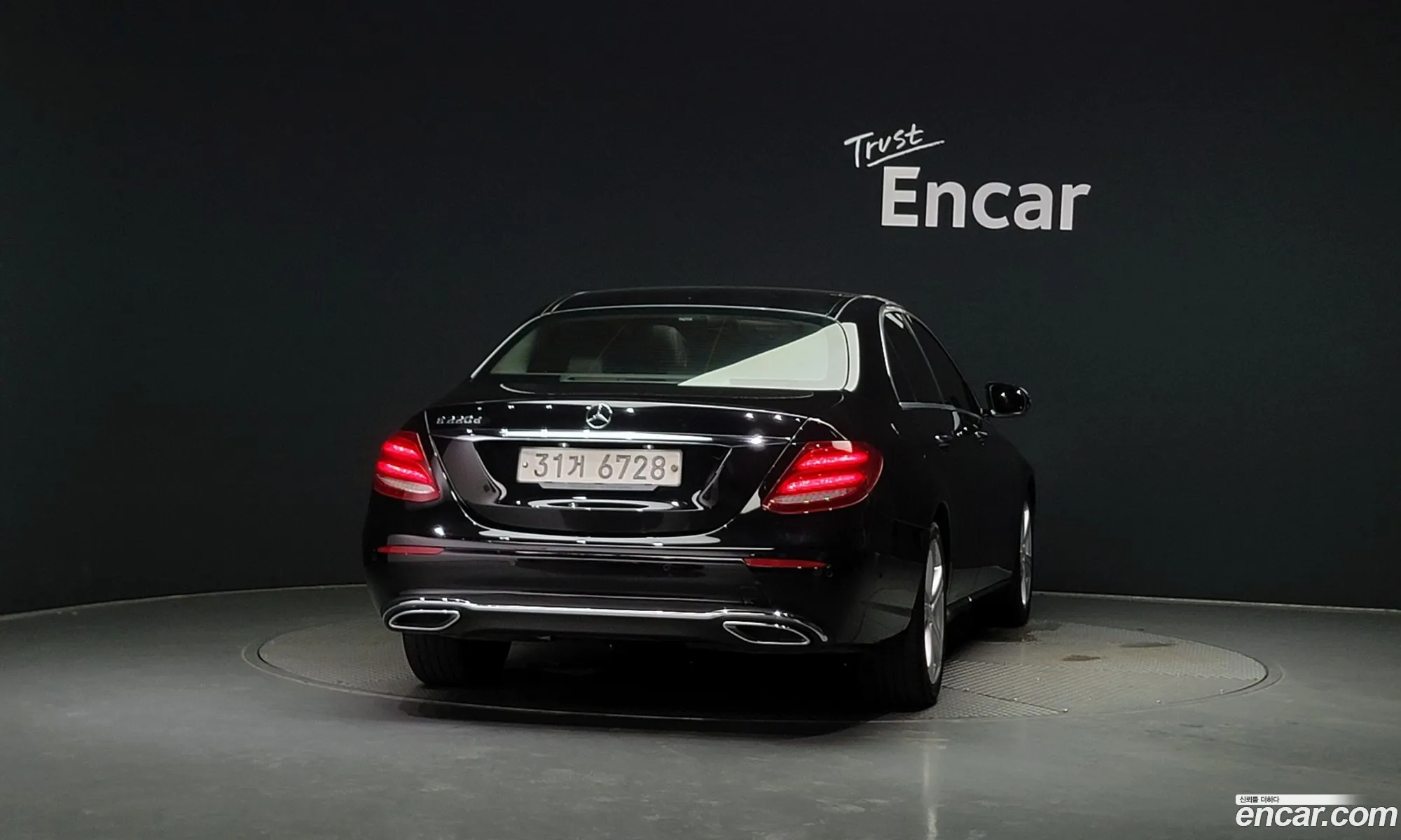 Mercedes-Benz E-Klasse E220D Avant Garde 2017 - фотография 18122130