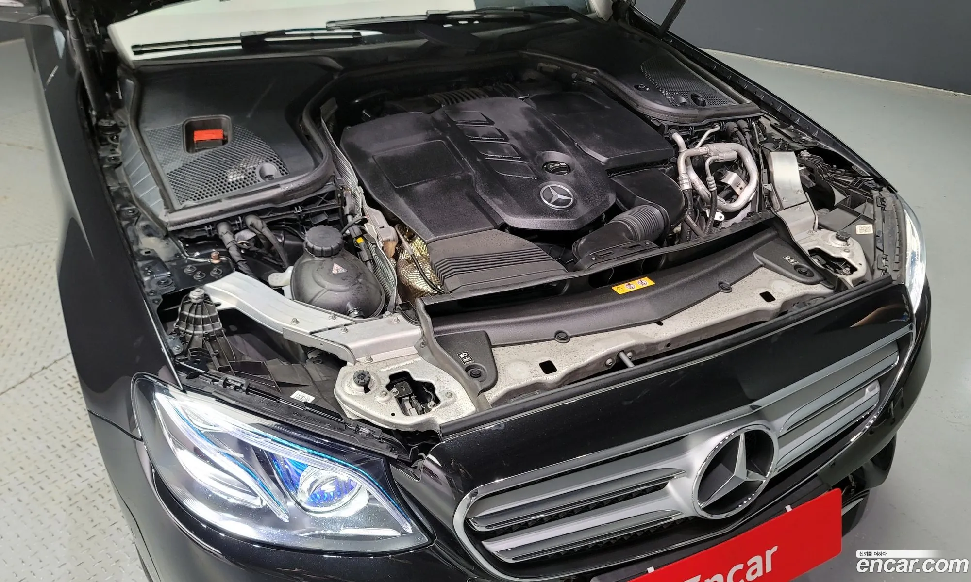 Mercedes-Benz E-Klasse E220D Avant Garde 2017 - фотография 18122132